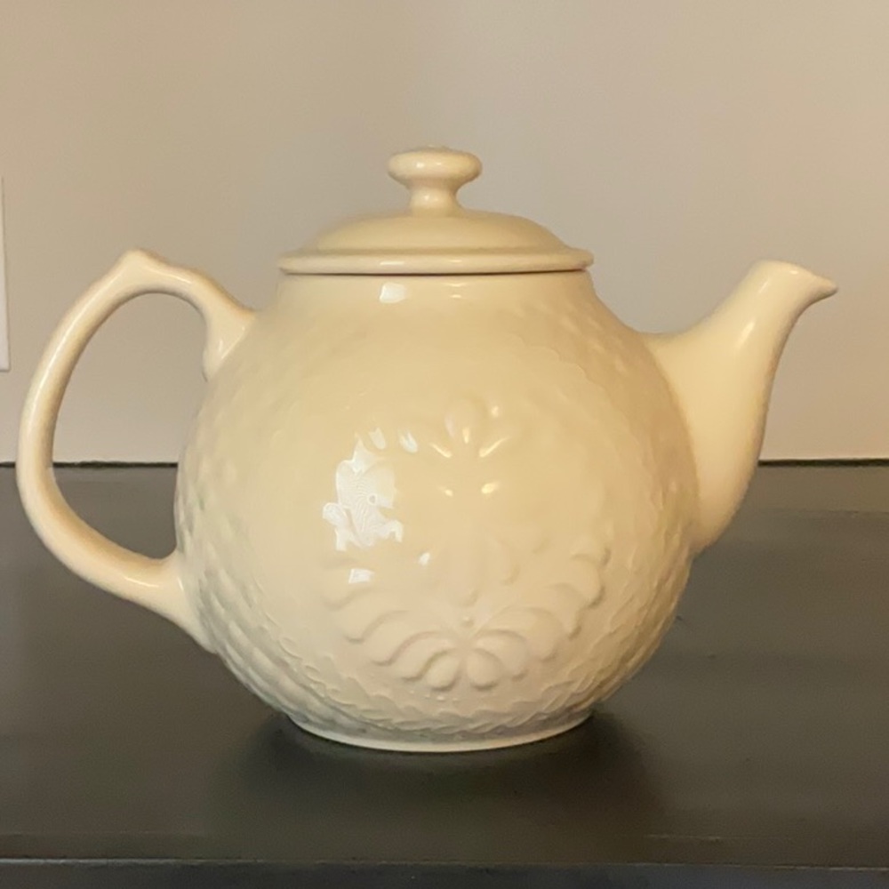 Longaberger American Craft Originals Teapot. Collectors Club limited edition.